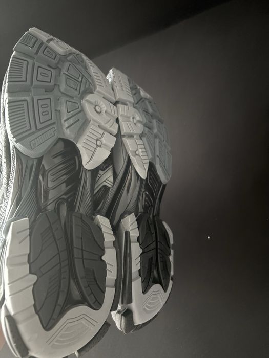 balenciaga runner 44