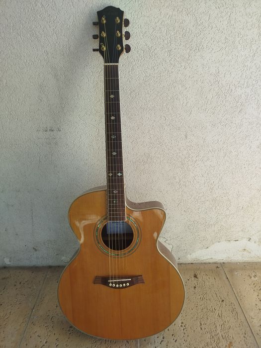 Guitarra Red Hill