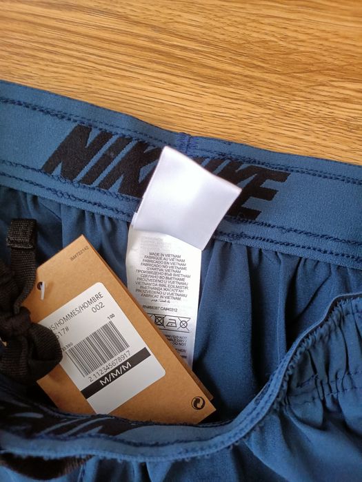 Calções de treino Nike Dri-FIT azuis novos com etiqueta