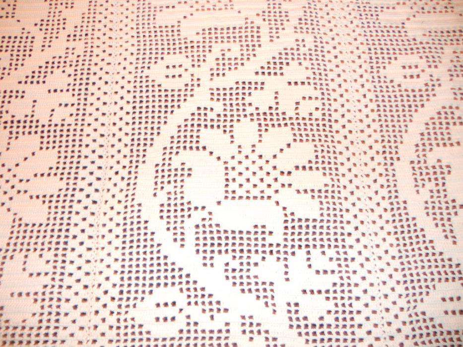 colcha de renda antiga feita a mao