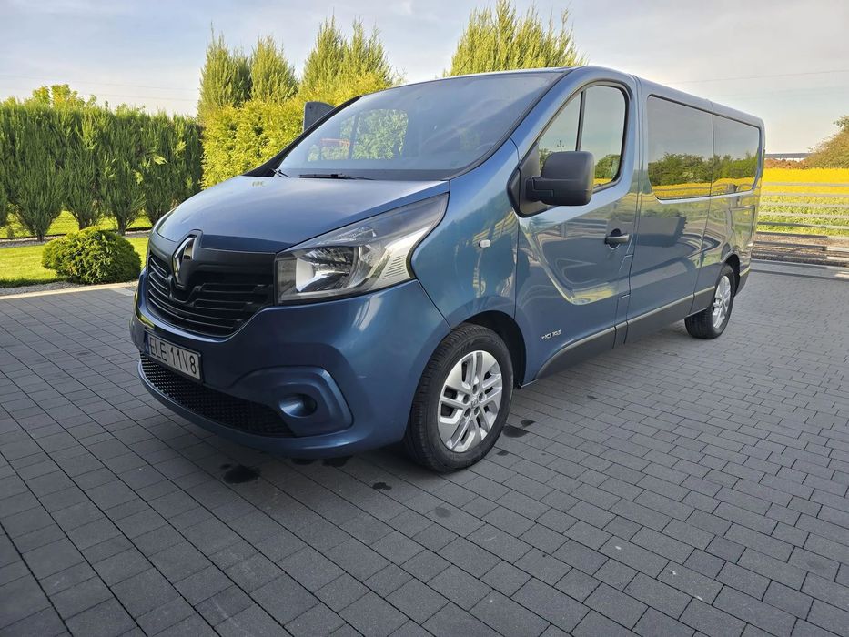 Renault Trafic 9-Osobowy Long Alufelgi Prywatny