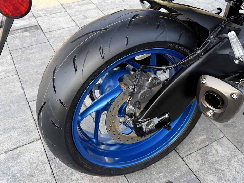 Suzuki gsx s 1000 2025