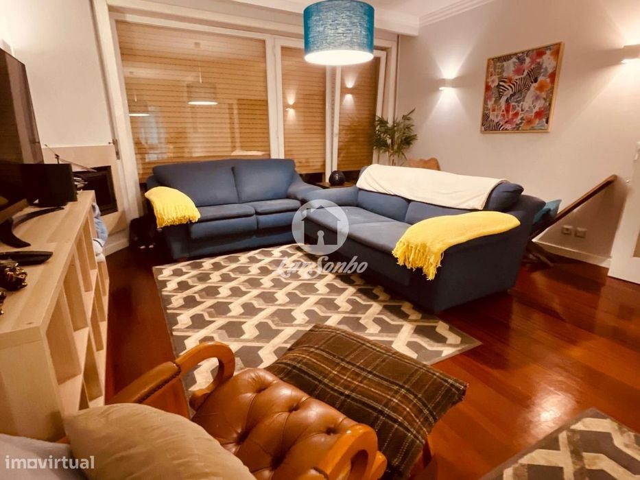 T2 Apartment with Enclosed Garage Located 100 m from Vila do Conde Beach