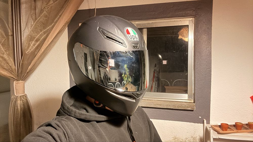 Capacete AGV K1 Matt Black Viseira escurecida Prateada