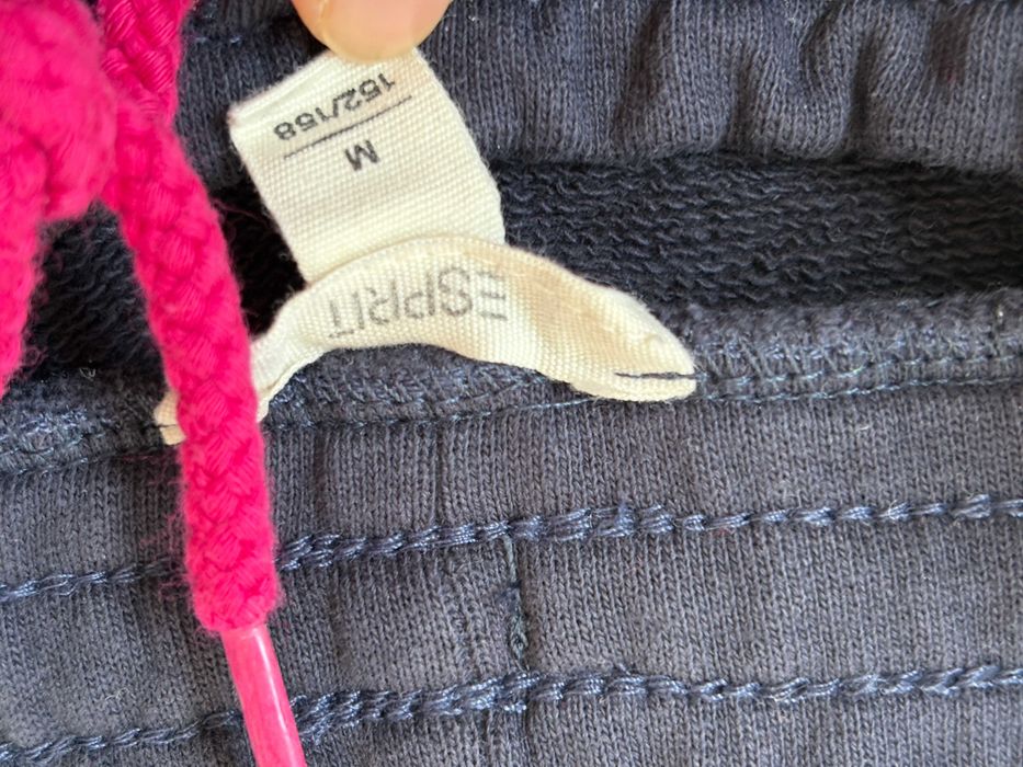 zestaw WF 152/158 koszulka Next spodenki Esprit gratis legginsy Esprit
