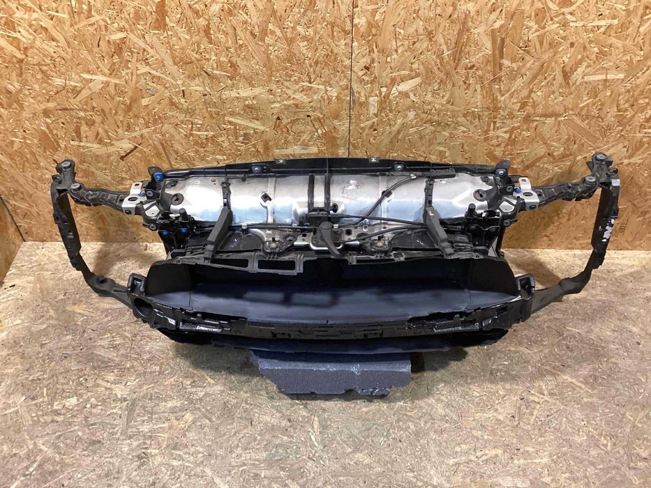 Передняя панель Телевизор кассета радиаторов Porsche Macan 95b805931F