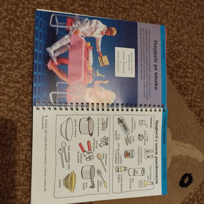 Katalog Barbie wydaje przyjęcie z przepisami lata 90 PRL