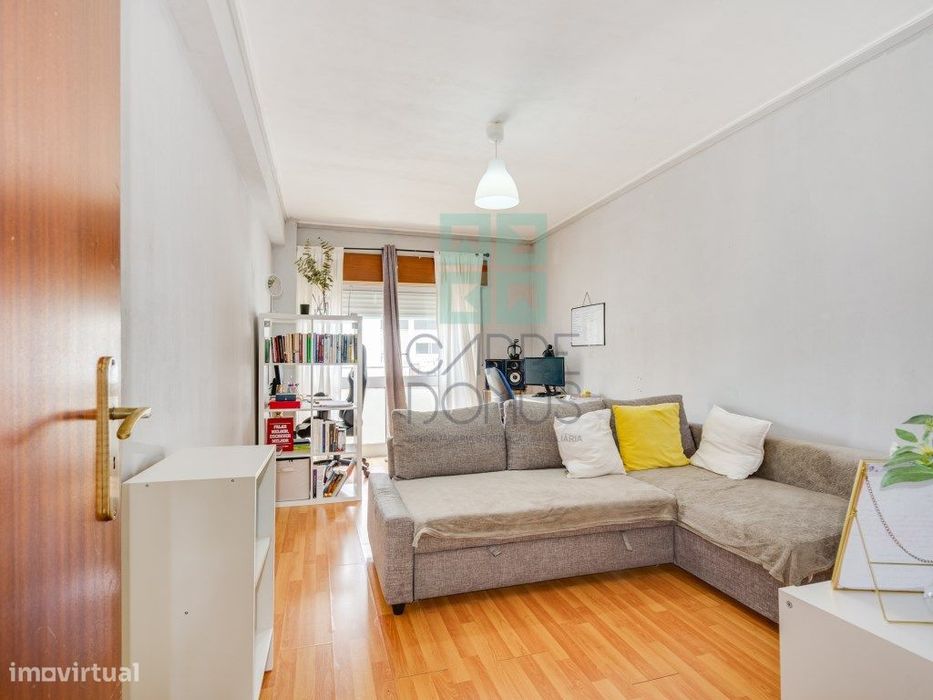 T2 Apartment in Arroja, Odivelas