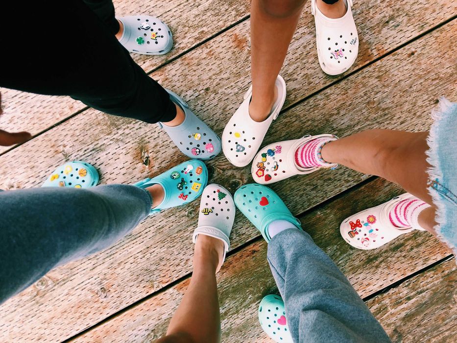 Дропшипінг на продажі взуття без складу і вкладень. Дроп Крокси Crocs.
