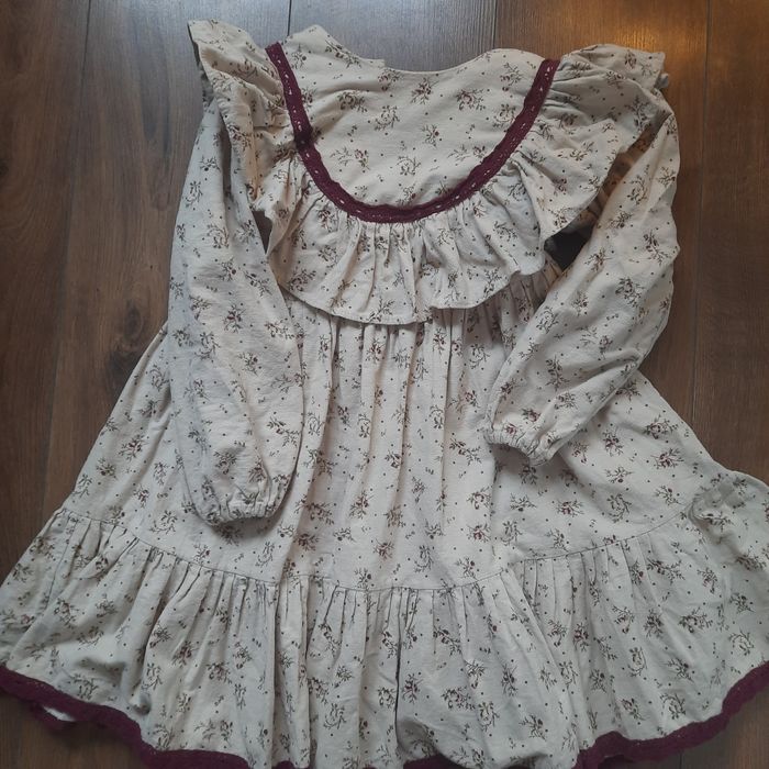 Тепла сукня для дівчинки