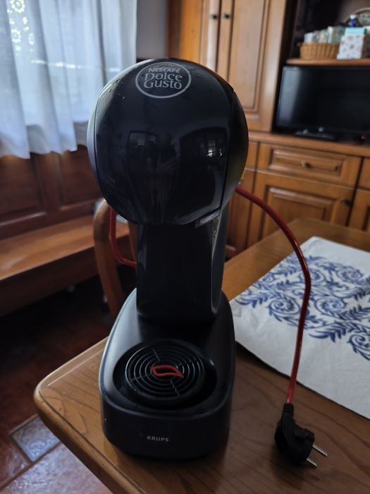 Maquina cápsulas dolce gusto com porta capsulas