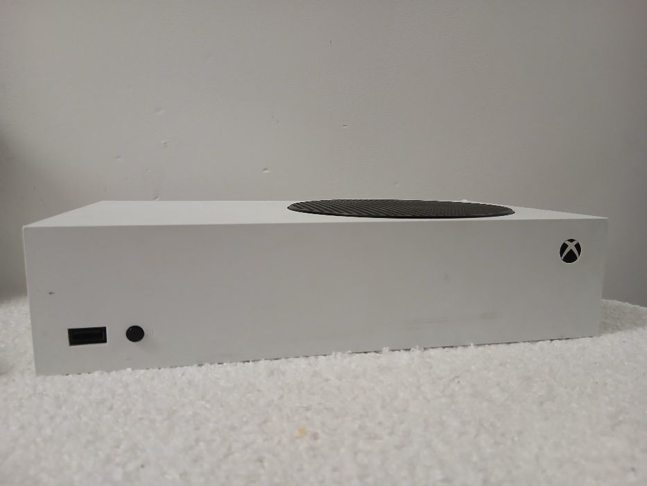 Xbox Series S 512 GB + Pad + Słuchawki SteelSeries + Gry + Okablowanie