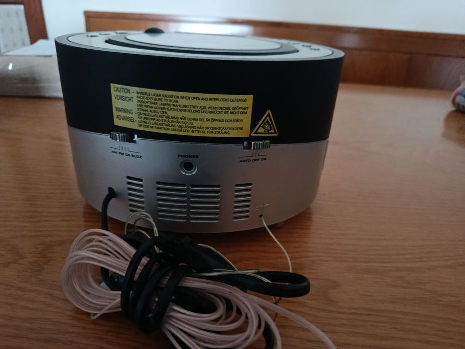 Radio, relógio, despertador e leitor de CDs
