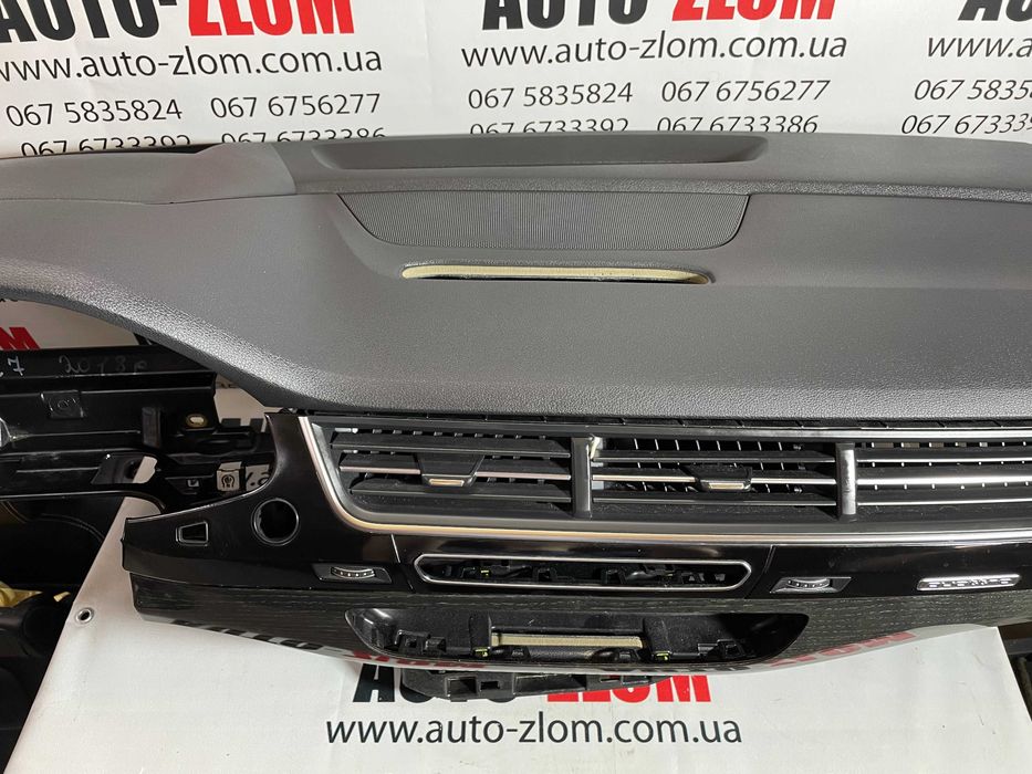 Торпеда (панель передня) Audi Q7 4M 2016-2023