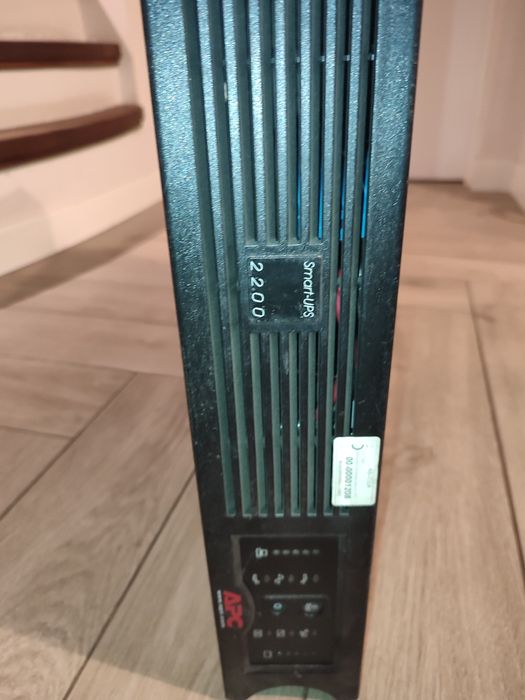 Безперебойник APC Smart-UPS 2200