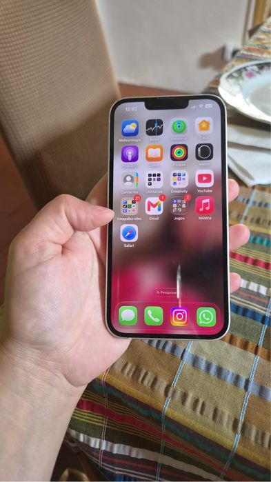 Iphone 13 praticamente novo