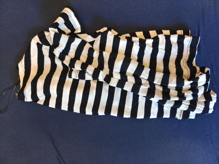 Zaraz bluzka w paski zebra do połowy pępka