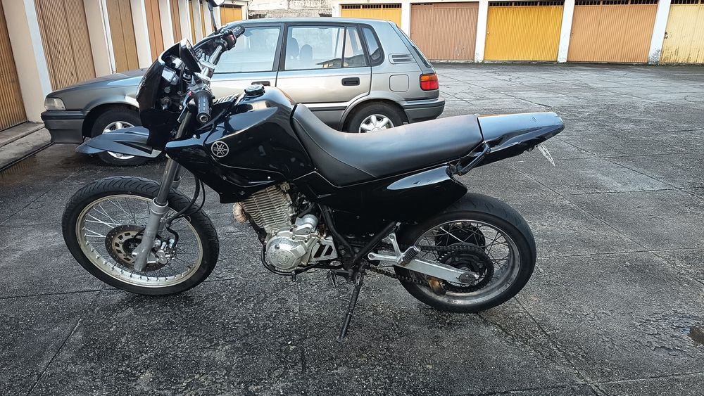 Vende-se moto XT 600