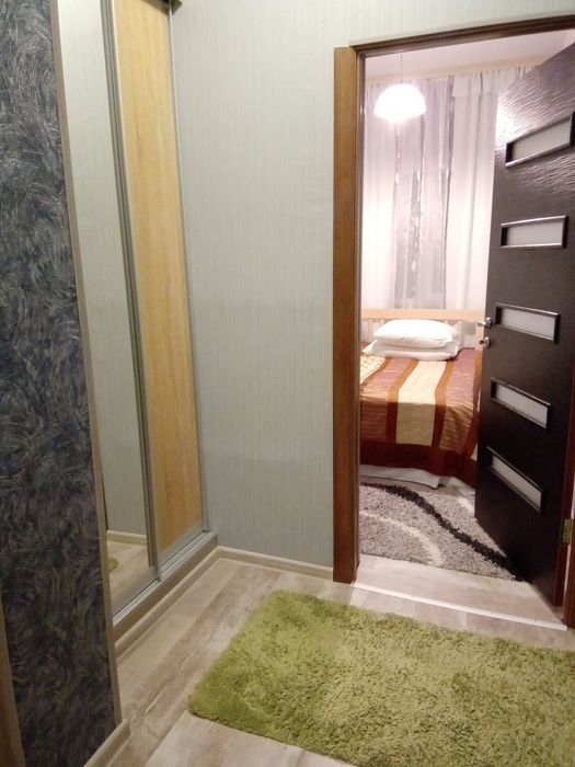 ВІЛЬНО з 25.02 Власник вул Річки. Двокімнатна квартира з кухнею, центр