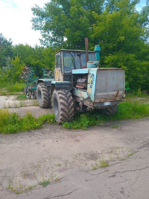Трактор Т-150 з дисковою боронаю уда4.5