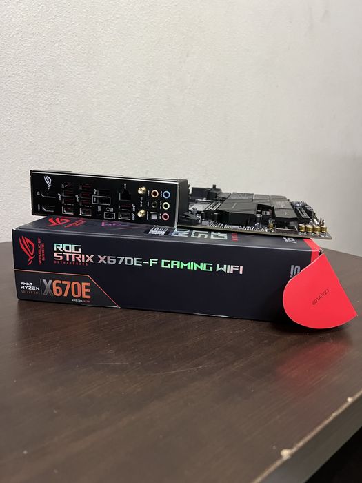 Motherboard Rog Strix X670E-F Gaming Wifi AM5 Com Garantia