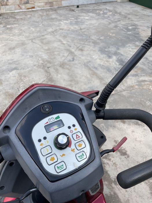 Scooter Midi - moderna e compacta