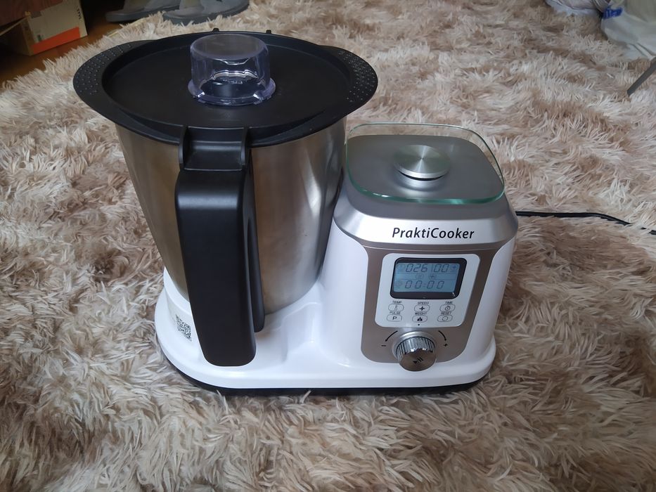 Кухонный робот(kitchen cooking)