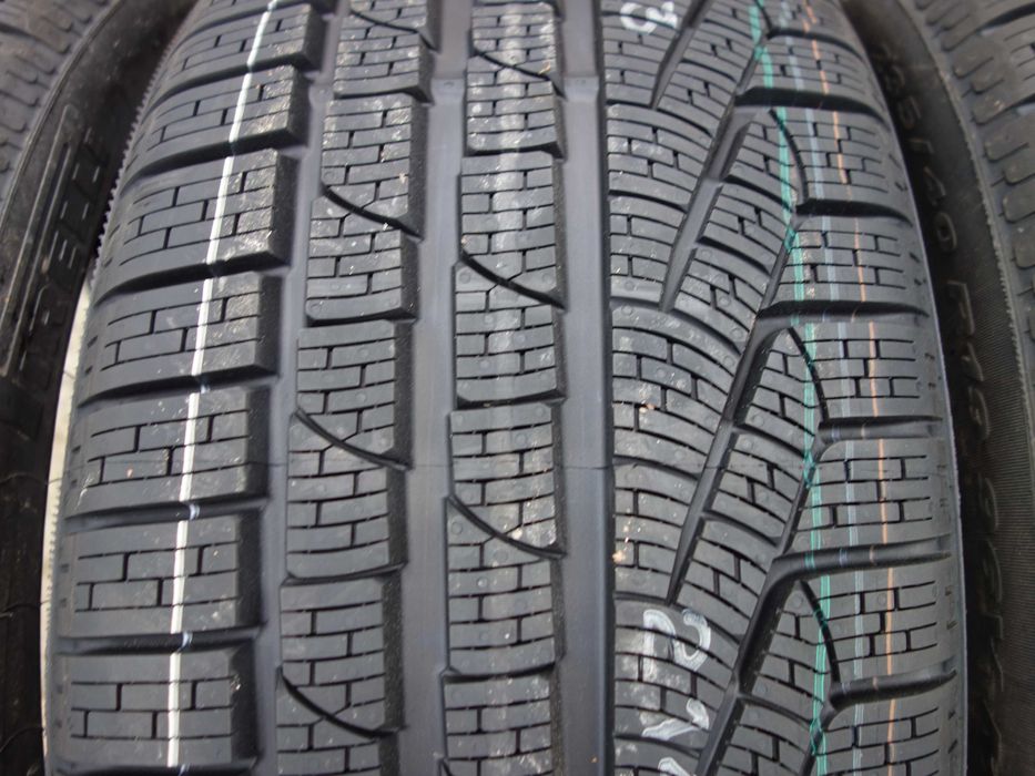Opony Zimowe 235/40/19 Pirelli Nowe 4 Sztuki