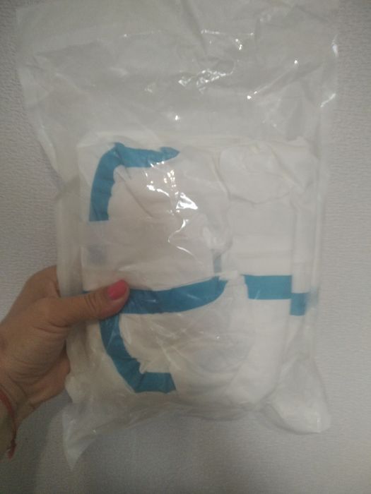 Продам медицинские защитные комбинезоны