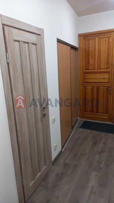 Продаж квартира офіс. Центр . Олександрівський район