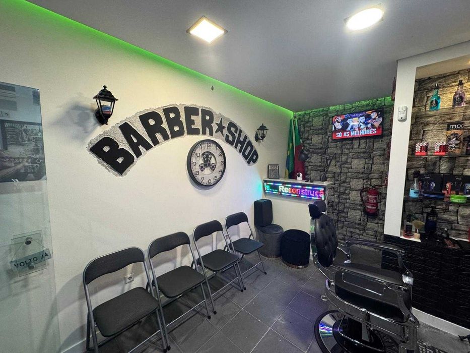 Loja de rua com 35 m2 - Almada