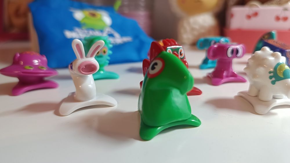 98. Figurki star monsters