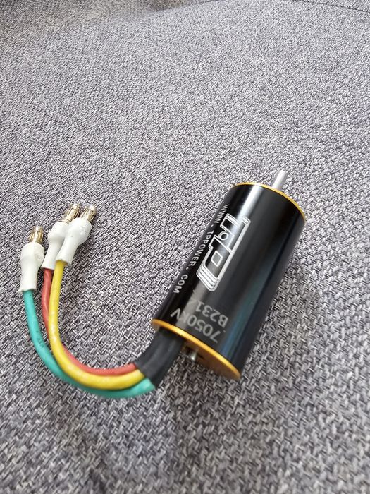 Silnik T.P.power bezszczotka 7050kv rc
