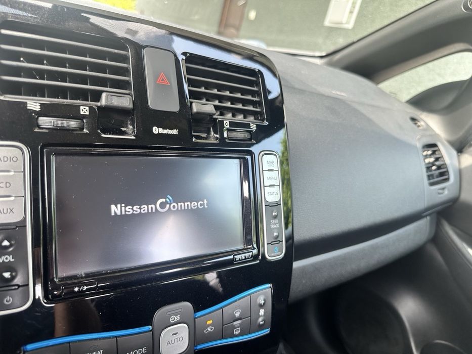Продам Nissan Leaf 2016