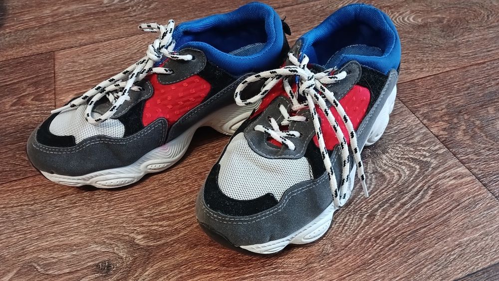 Кроссовки для девочки р.36