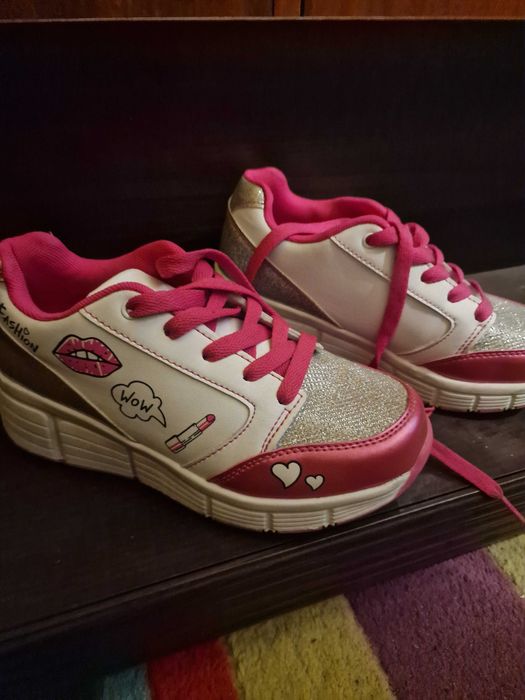 Buty z wysuwanymi  kółkami