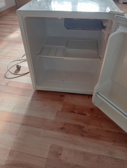 Sprzedam lodówkę hotelową GoldStar