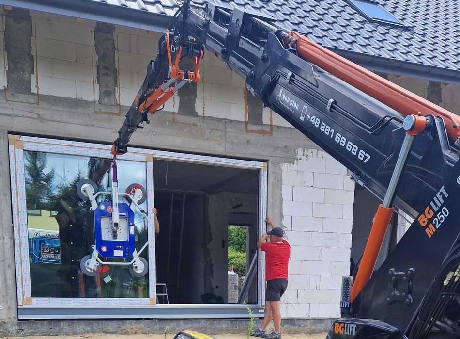 Wynajem mini żurawia BG LiftM250 z operatorem Szczecin Stargard Police