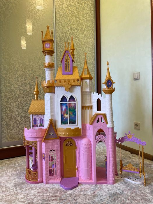 Замок Дісней з музикою і світлом Disney Princess