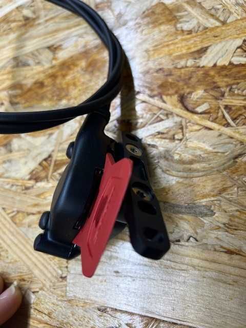 Zacisk Sram Force eTap AXS HRD przewód 1000mm ED-FRC-D1 przód