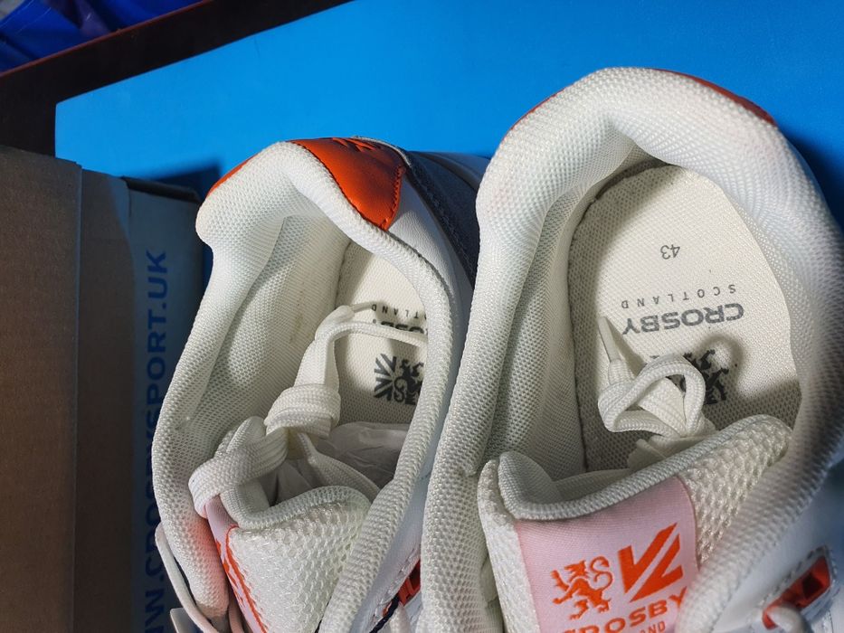 Кросівки Crosby 43 розмір Шотландія