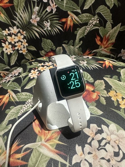 Apple Watch 3 38mm в гарному стані