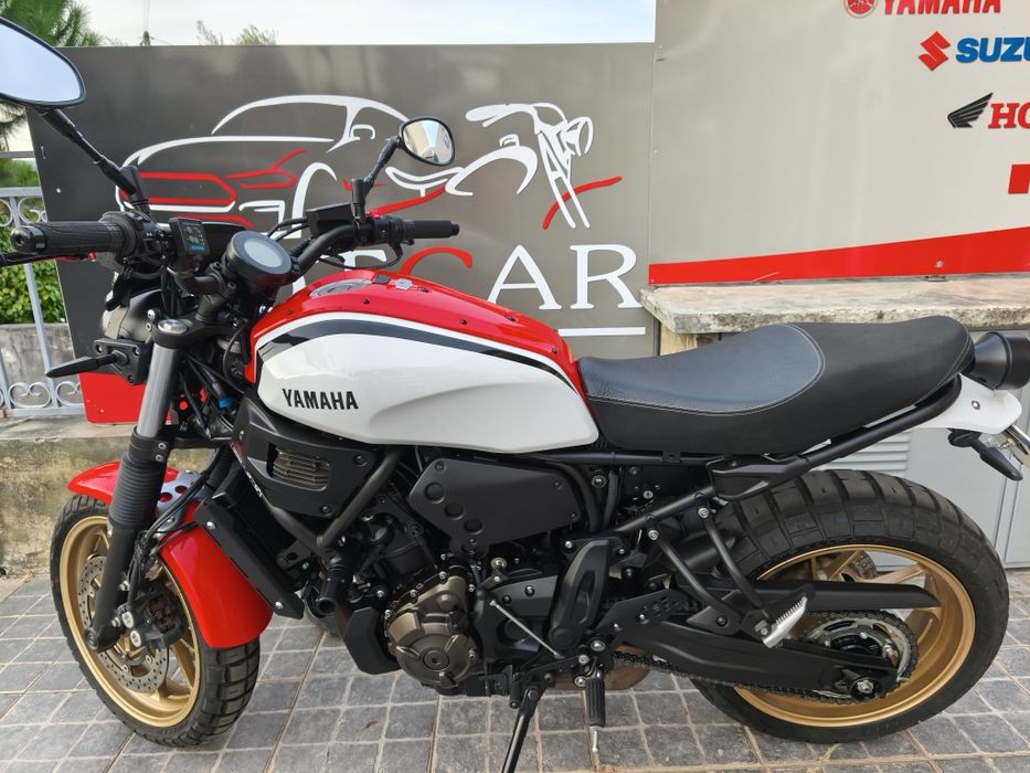 Yamaha  XSR700  de  2022