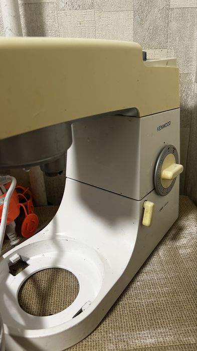 Kenwood Chef Classic — повний комплект насадок та аксесуарів