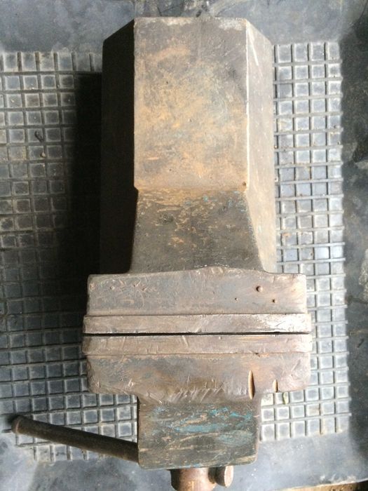 Лещата тіски стальні