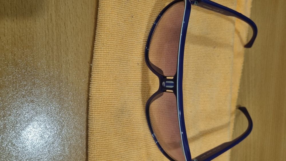 Oculos de sol Carrera roxos