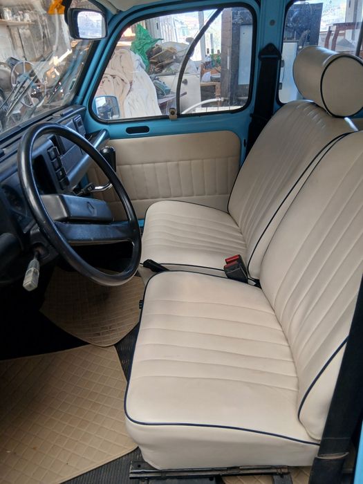 Renault 4L reparada