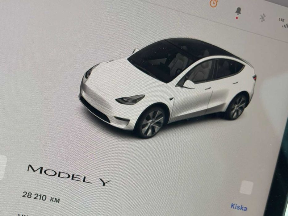 TESLA MODEL Y ..