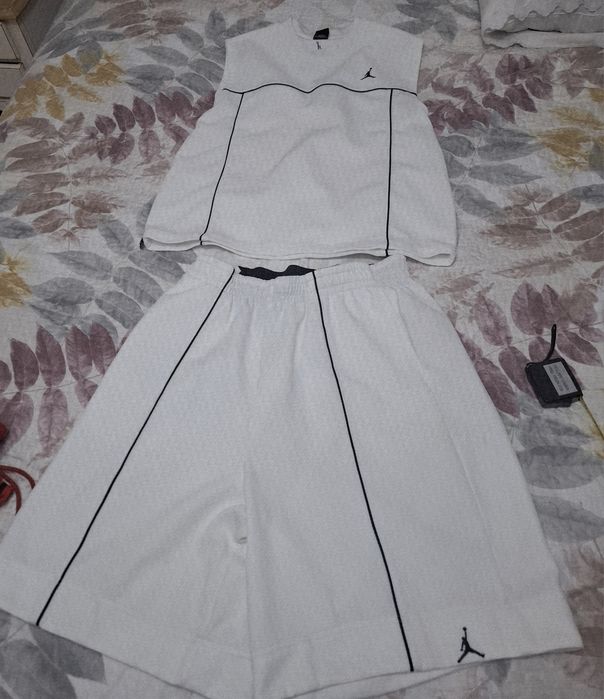 Conjunto camisola calção Jordan, Branco e vermelho Basquetebol