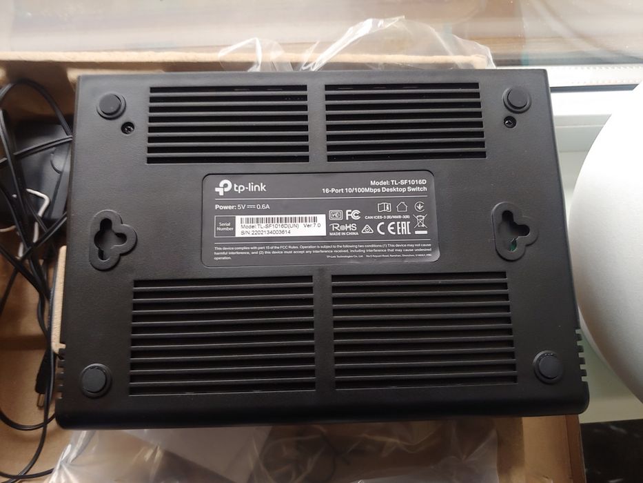Продам Коммутатор TP-Link TL-SF1016D